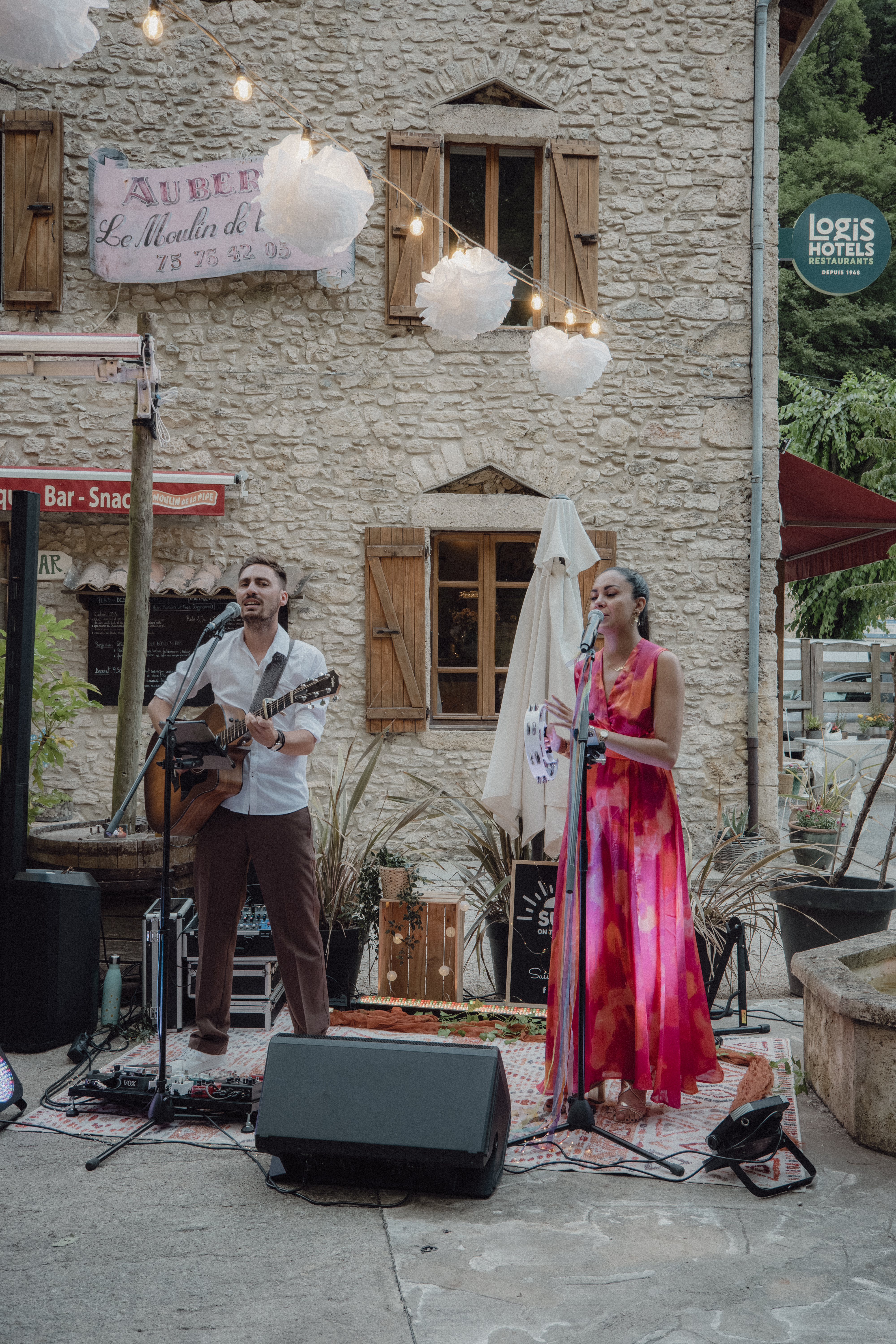 Duo acoustique Sun On The Skin - vin d'honneur mariage